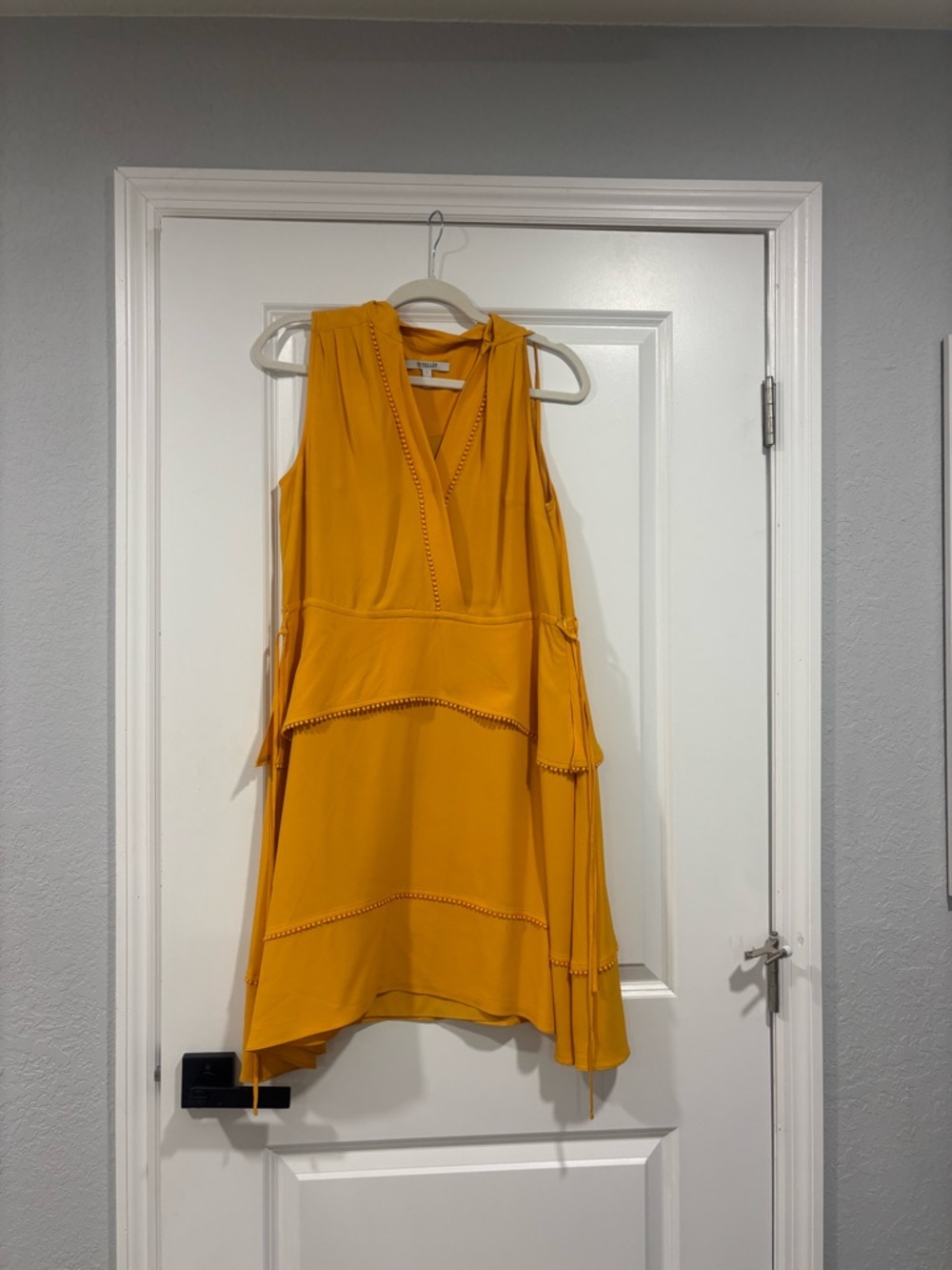 10 Crosby Derek Lam Yellow Sleeveless V-Neck Tiered Dress